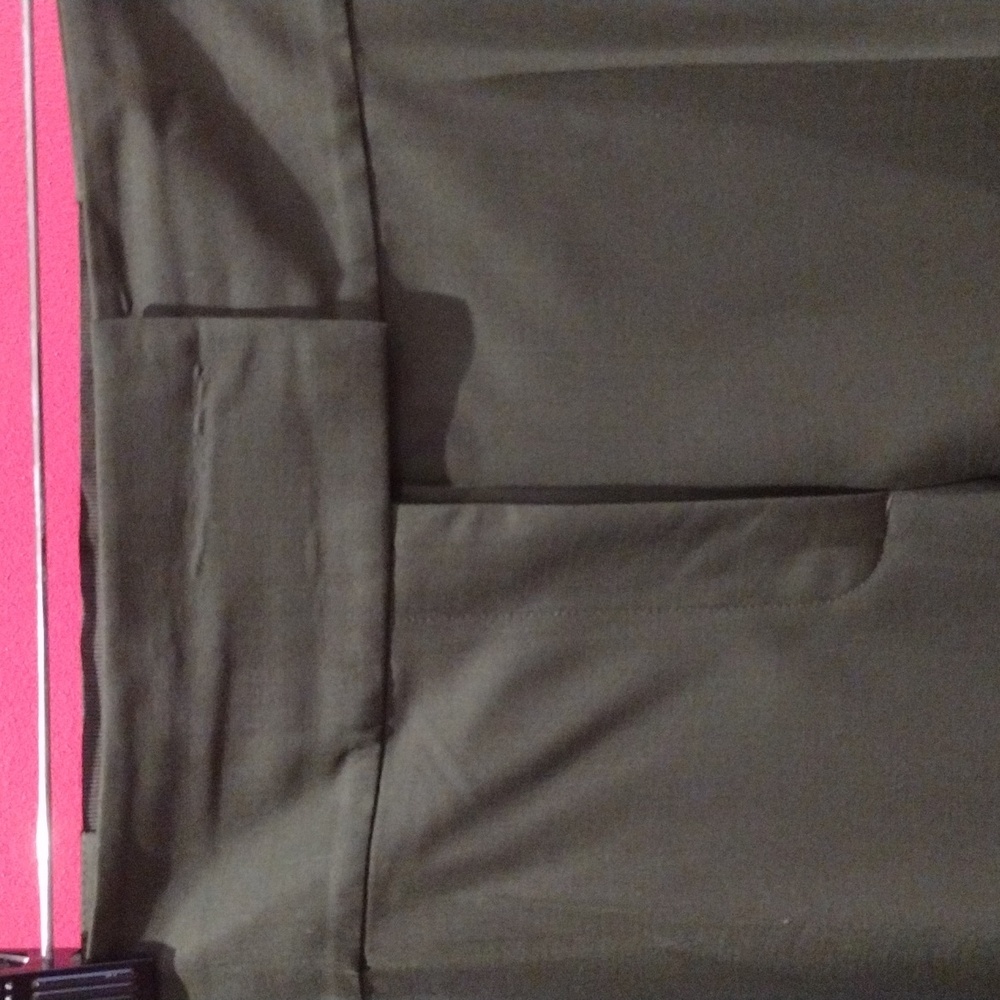 COS women's wool tailored dark green straight leg pants. GUC with one flaw. Size - Picture 2 of 10